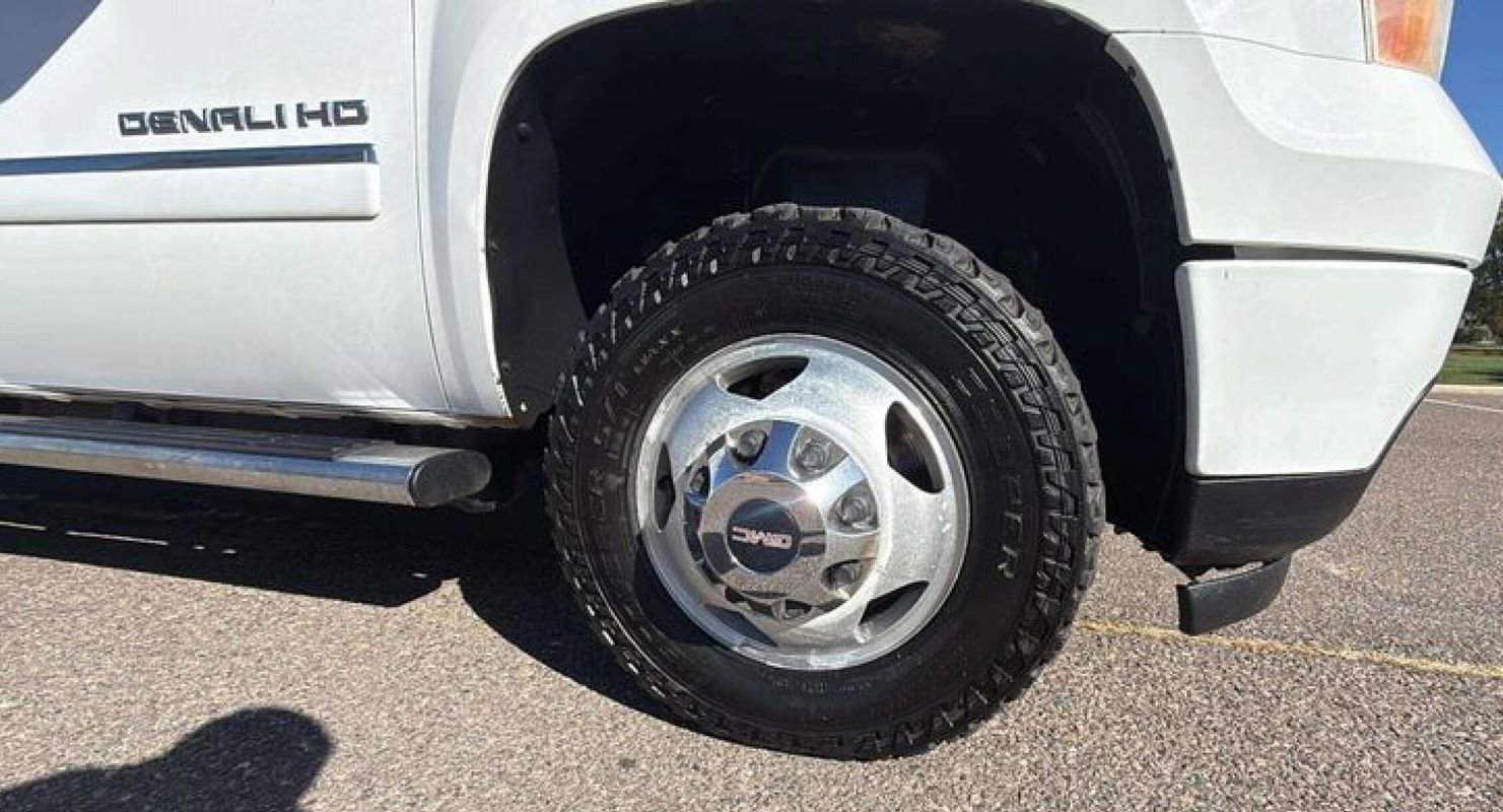 Used 2014 GMC Sierra 3500 Denali image 21