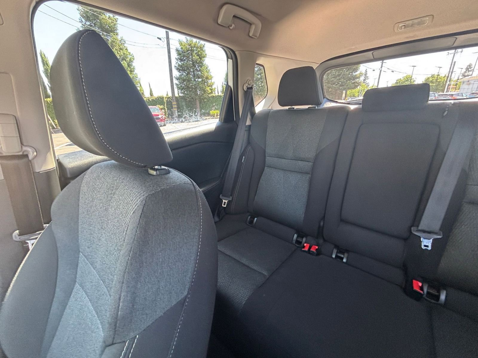 Used 2025 Nissan Rogue SV AWD/4WD image 41