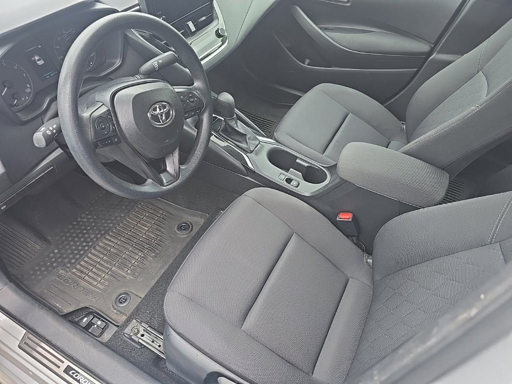 Used 2025 Toyota Corolla LE FWD image 12