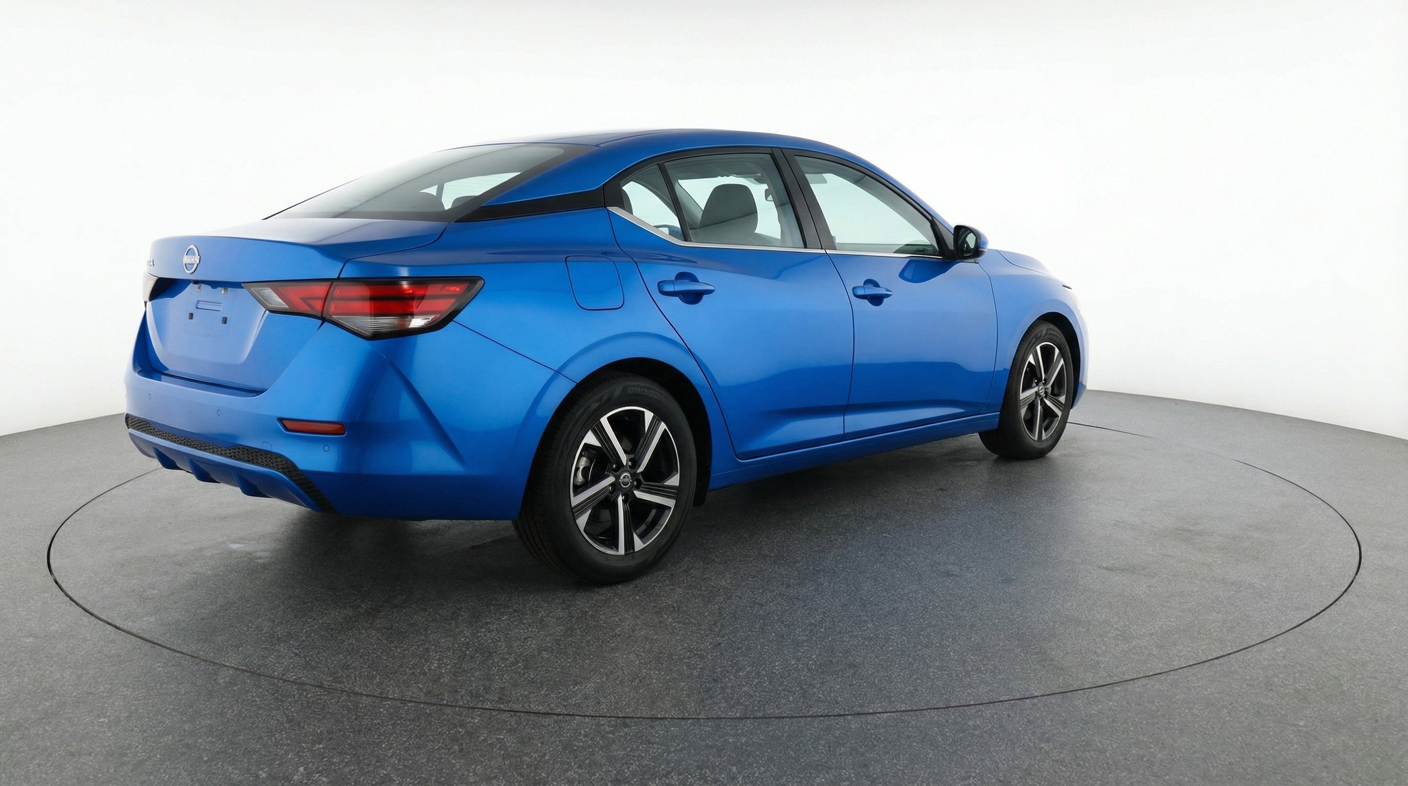 Used 2025 Nissan Sentra SV image 9