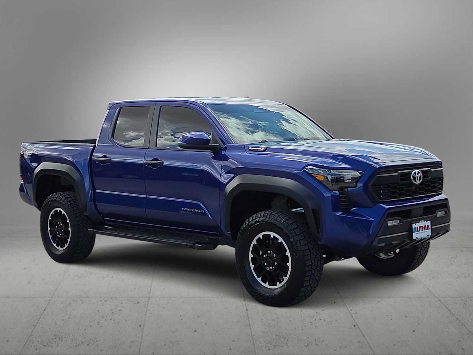 Used 2025 Toyota Tacoma TRD Off-Road w/ TRD Off Road Upgrade Package AWD/4WD image 2