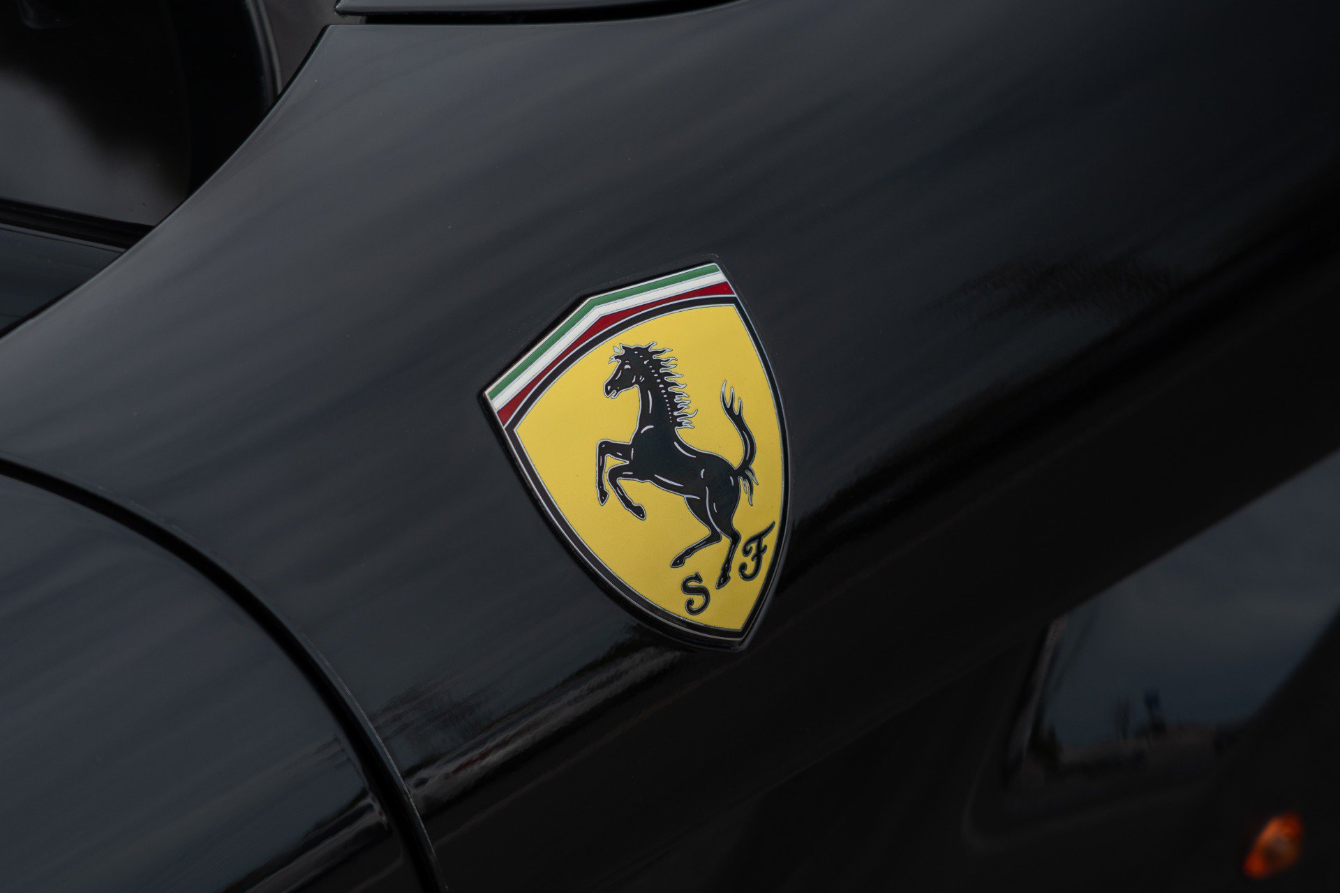 Used 2014 Ferrari F12 Berlinetta RWD image 11