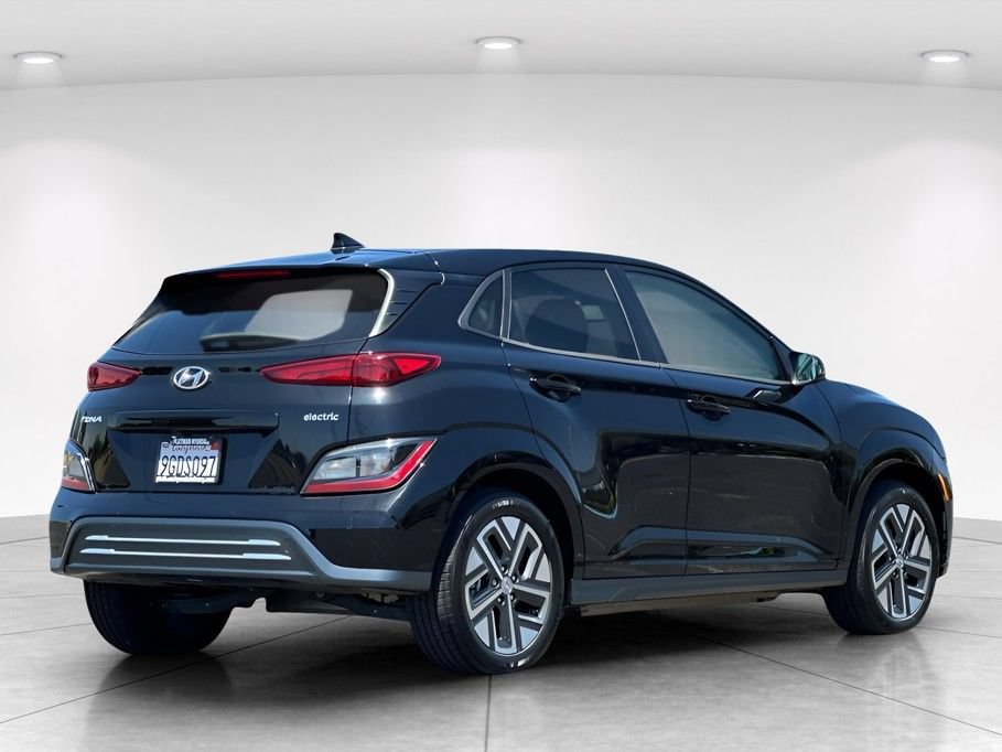 Used 2023 Hyundai Kona SE w/ Cargo Package FWD image 4