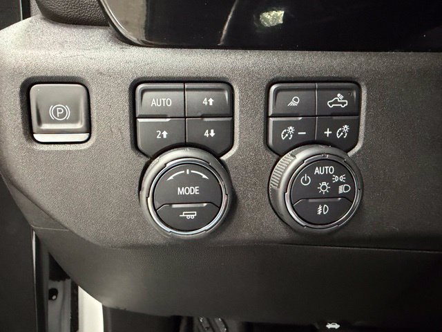 Certified 2022 Chevrolet Silverado 1500 LTZ w/ LTZ Premium Package AWD/4WD image 17