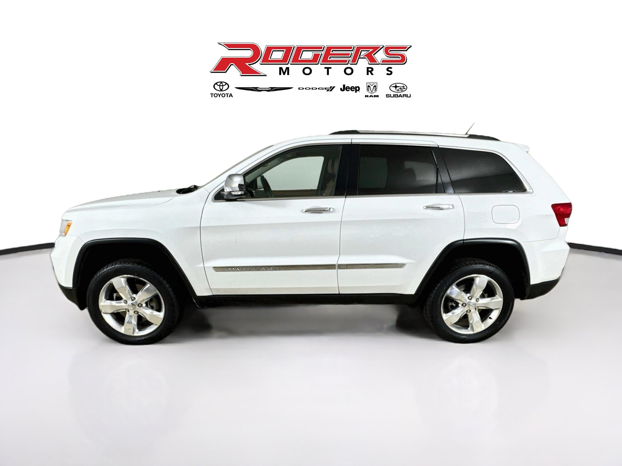 Used 2013 Jeep Grand Cherokee Overland Summit AWD/4WD image 4