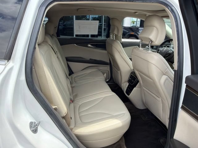 Used 2018 Lincoln MKX Reserve w/ Lincoln MKX Climate Package AWD/4WD image 19