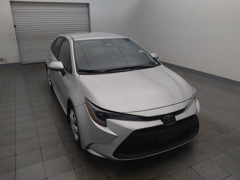 Used 2025 Toyota Corolla LE FWD image 14