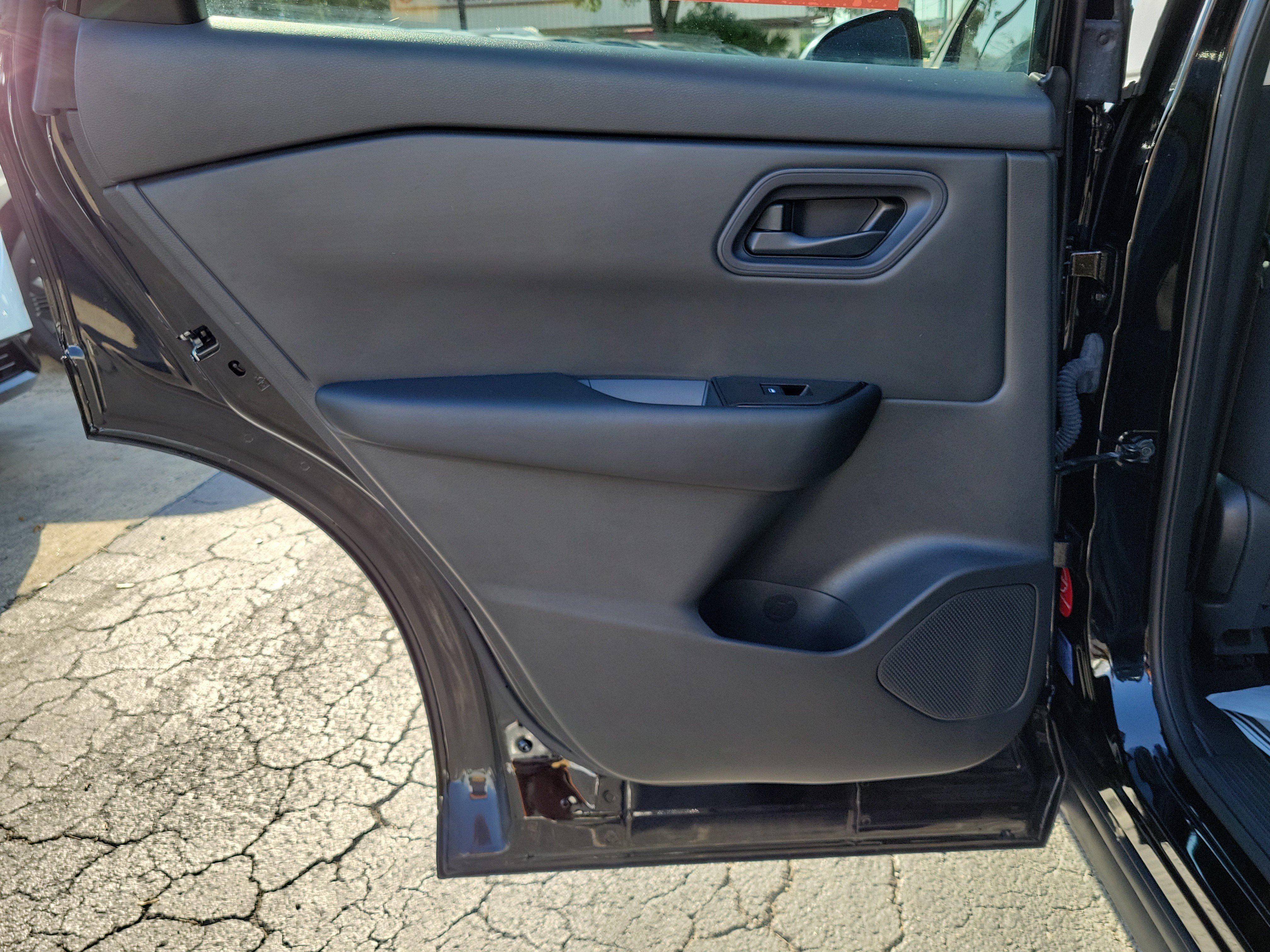 Certified 2025 Nissan Rogue S FWD image 9