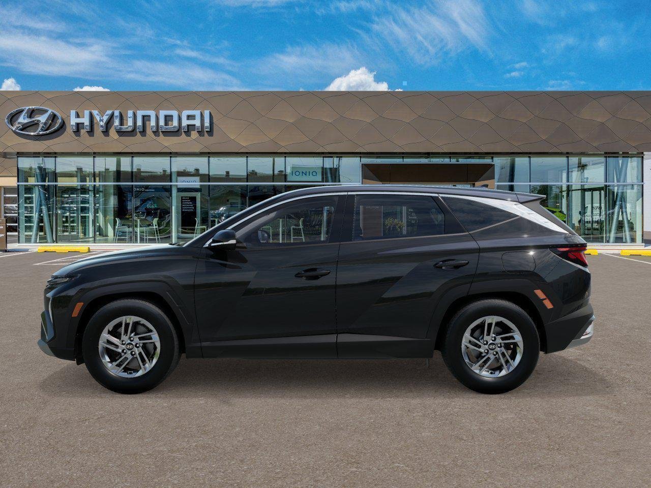 New 2026 Hyundai Tucson SE w/ Tow & Go Package AWD/4WD image 3