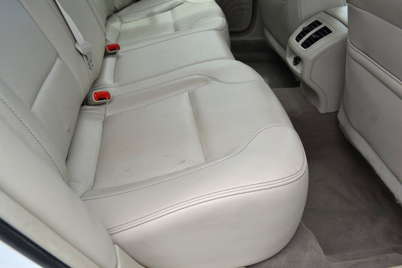Used 2010 Ford Taurus Limited AWD/4WD image 43