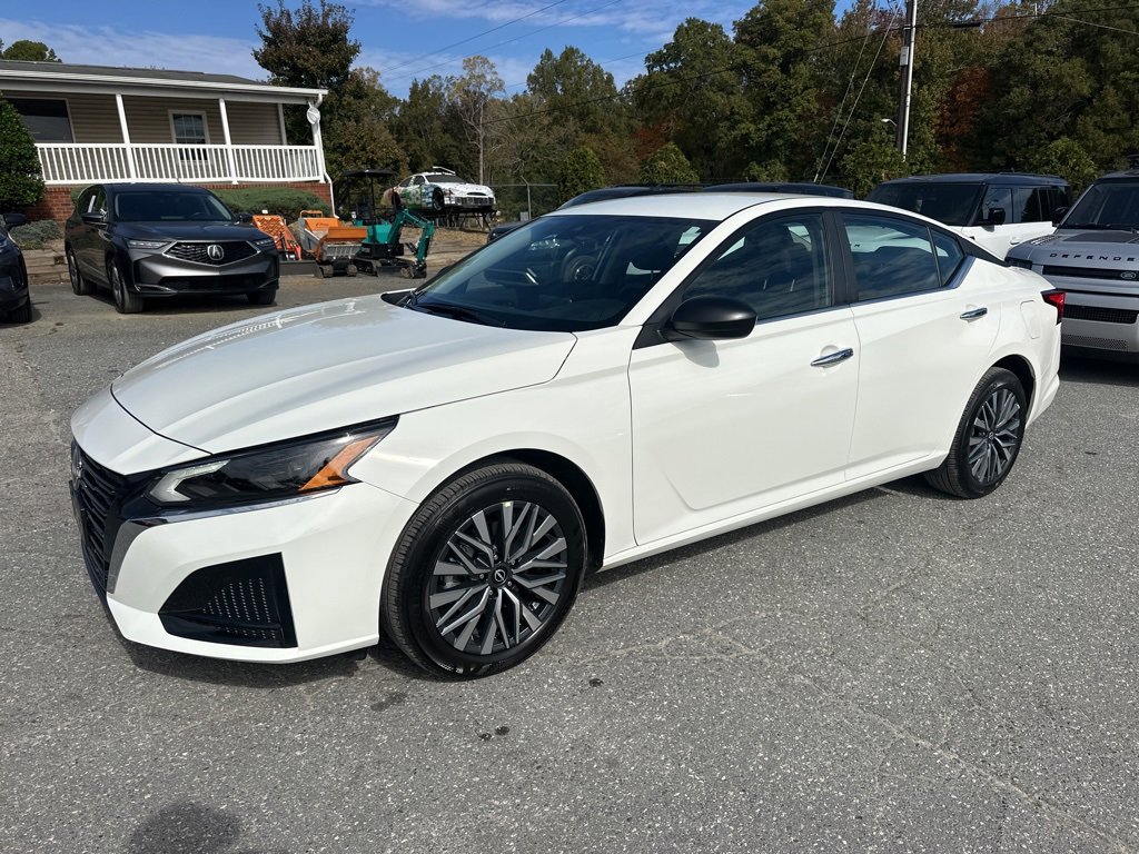 Used 2025 Nissan Altima 2.5 SV