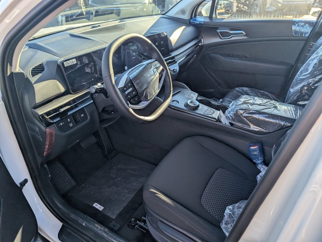 New 2027 Kia Sportage LX FWD image 13