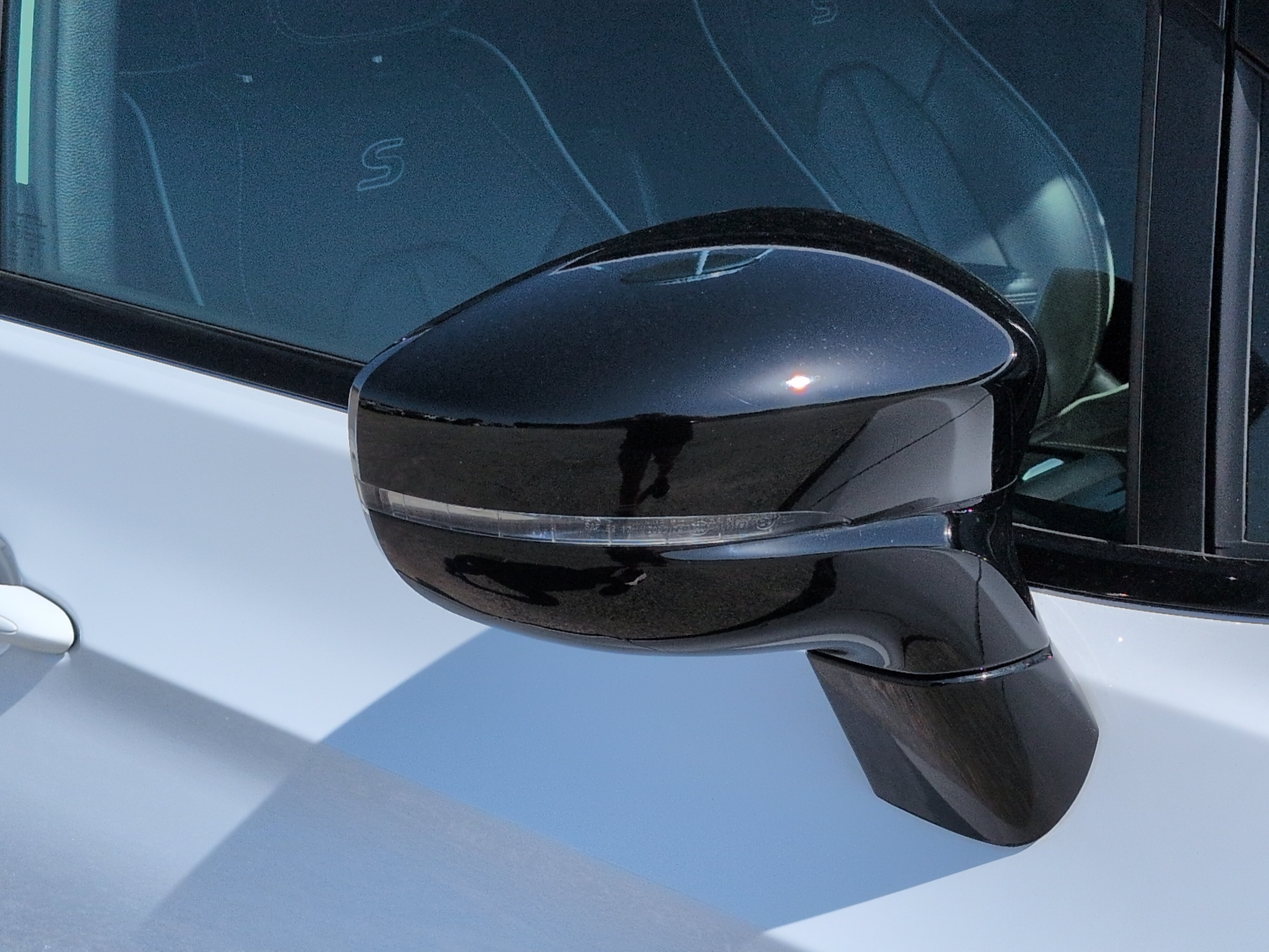 Used 2025 Chrysler Pacifica Limited FWD image 10