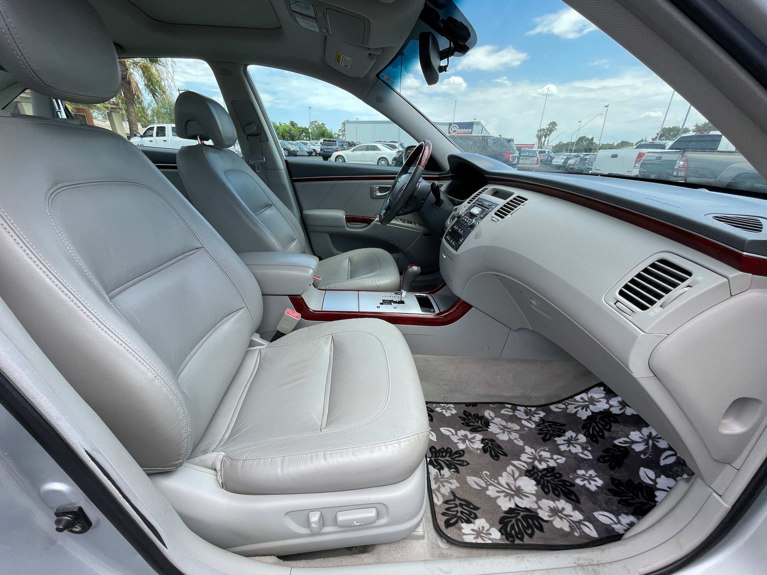 Used 2006 Hyundai Azera Limited FWD image 22