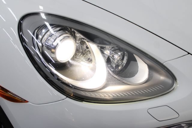 Used 2013 Porsche Cayenne AWD/4WD image 29