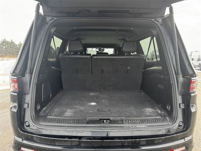 Used 2024 Jeep Wagoneer L Series II w/ Flexible Seating Group image 18