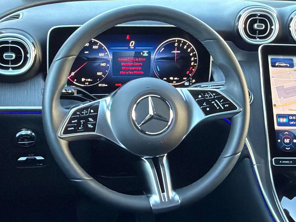 Used 2025 Mercedes-Benz GLC 350e 4MATIC image 9