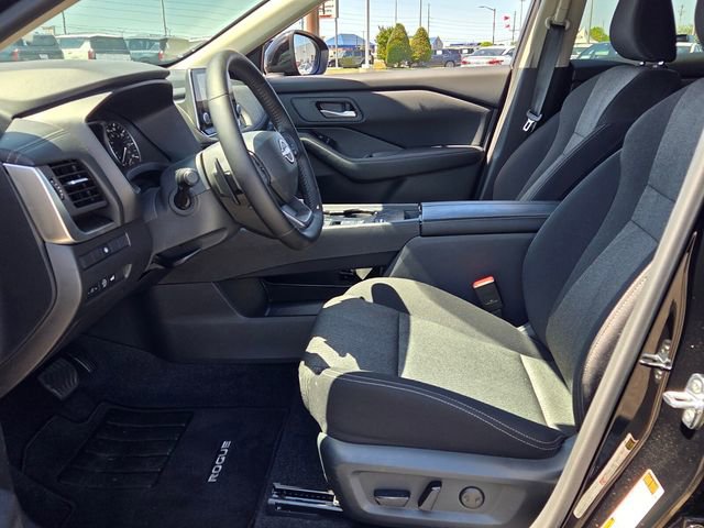 Used 2026 Nissan Rogue SV FWD image 5