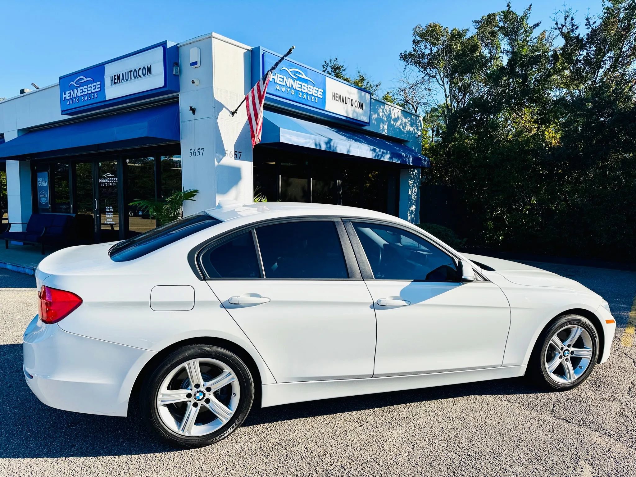 Used 2015 BMW 320i Sedan image 16