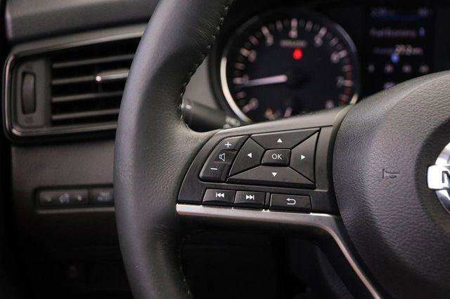 Used 2018 Nissan Rogue SV FWD image 12