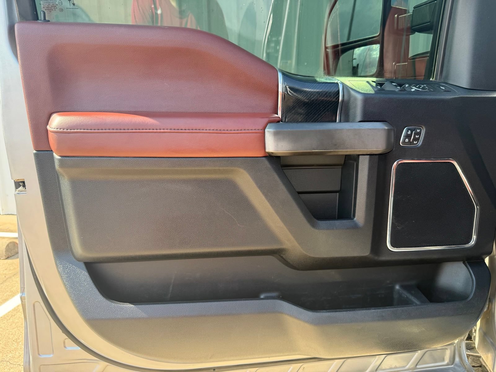 Used 2020 Ford F250 Platinum w/ FX4 Off-Road Package AWD/4WD image 21