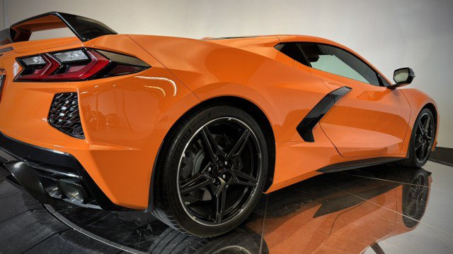 Used 2024 Chevrolet Corvette Stingray Premium Cpe w/ Z51 Performance Package RWD image 26