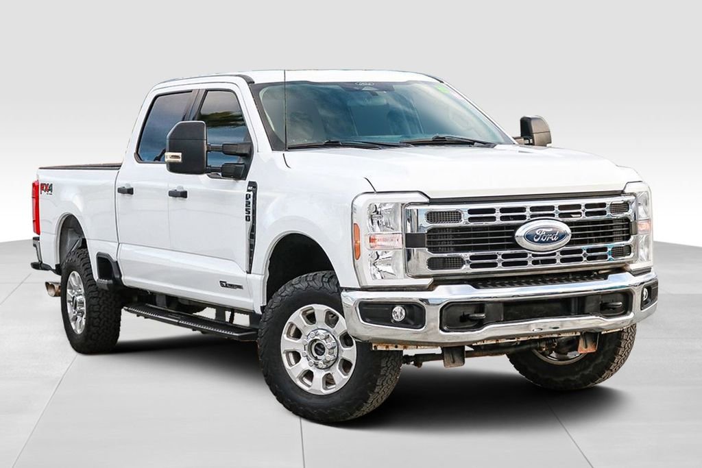 Used 2024 Ford F250 XLT w/ FX4 Off-Road Package image 2