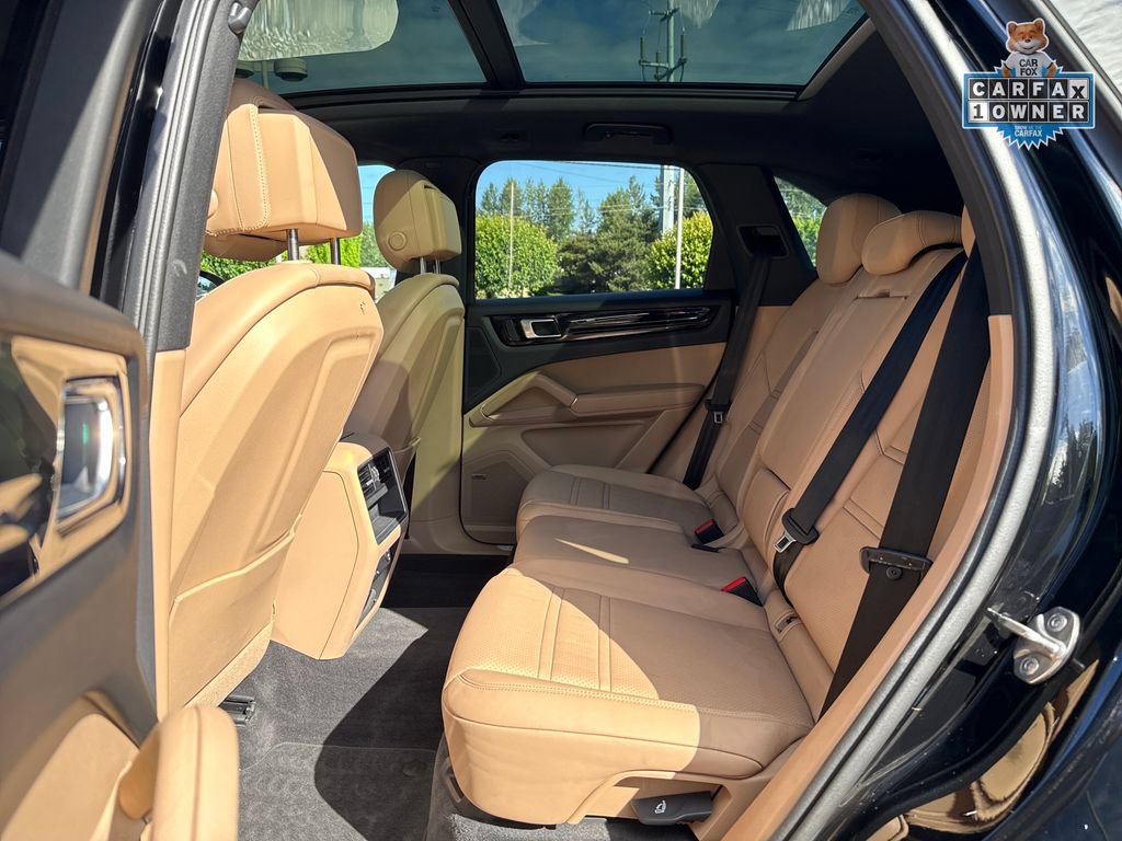 Used 2023 Porsche Cayenne w/ Premium Package AWD/4WD image 28