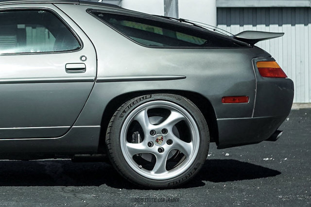 Used 1988 Porsche 928 S4 RWD image 5