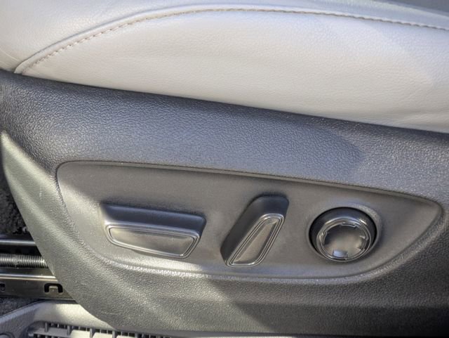 Used 2023 Toyota Sienna Limited image 25