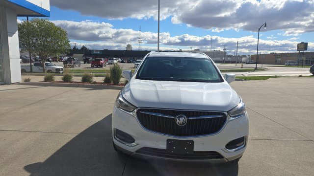Used 2020 Buick Enclave Premium w/ Surround and Sites Package AWD/4WD image 4