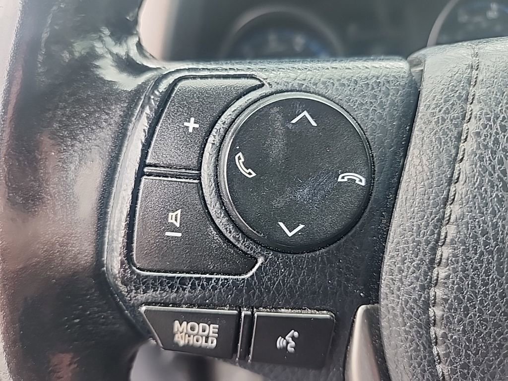 Used 2018 Toyota RAV4 XLE FWD image 7