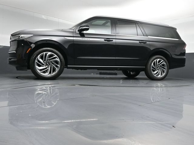 Certified 2025 Lincoln Navigator L Reserve AWD/4WD image 43