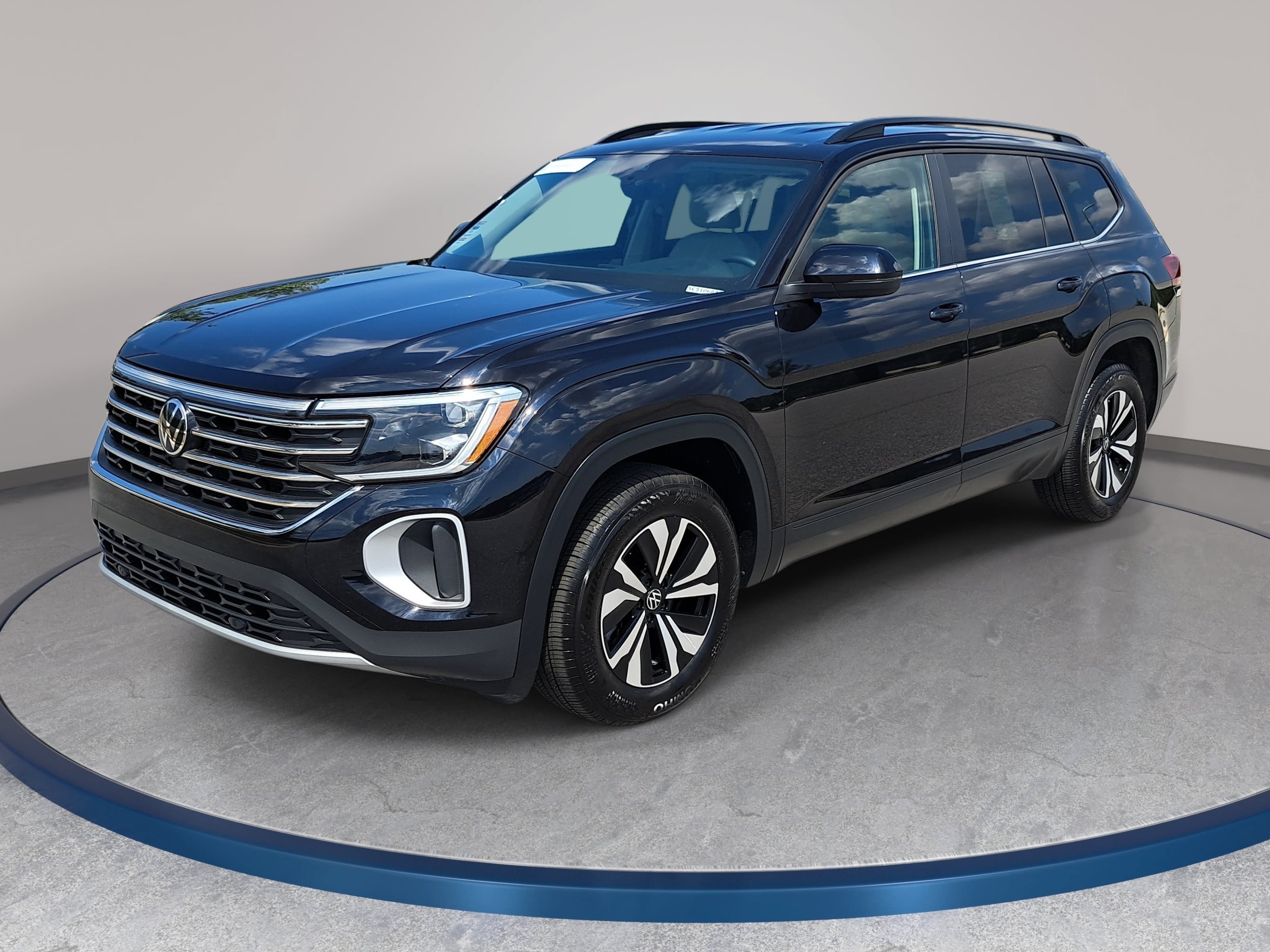 Certified 2025 Volkswagen Atlas SE FWD image 1