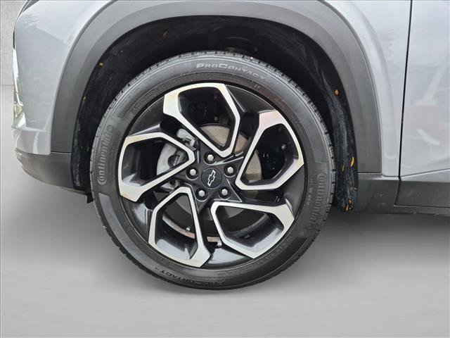 Used 2025 Chevrolet Trax RS w/ Driver Confidence Package FWD image 23