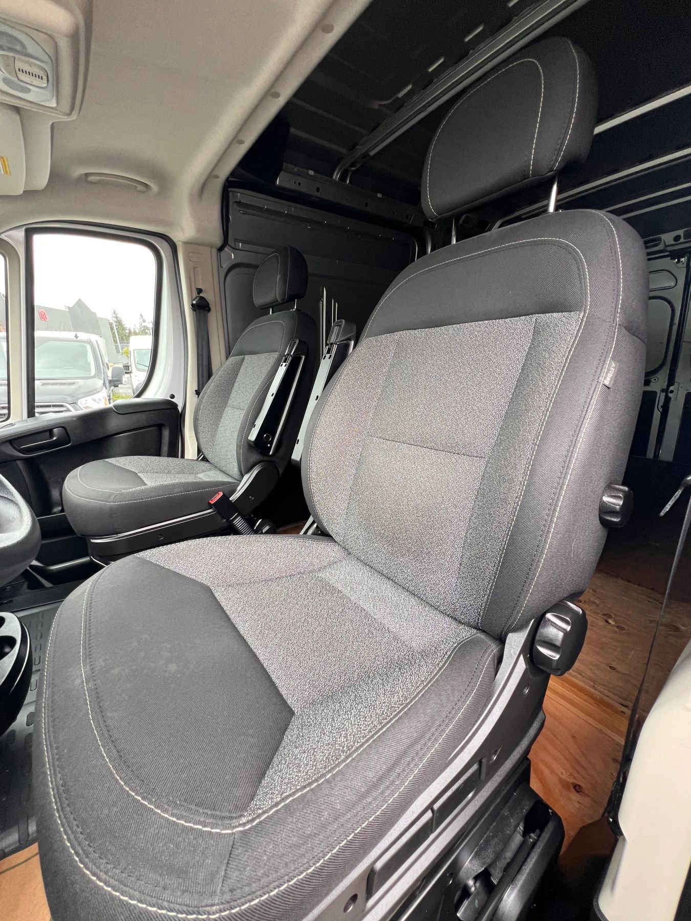 Used 2018 RAM ProMaster 3500 w/ Mopar Trailer Tow Group FWD image 9