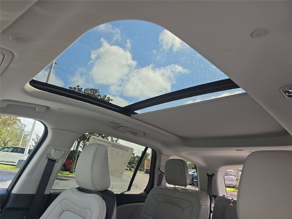 New 2026 Lincoln Aviator Reserve AWD/4WD image 23