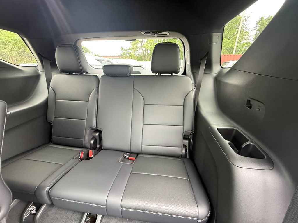 New 2026 Chevrolet Traverse LT w/ Sun and Wheel Package FWD image 24