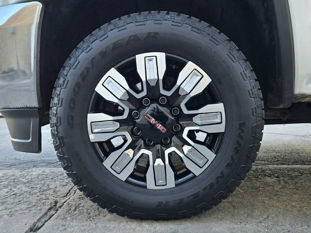 Used 2017 GMC Sierra 2500 SLT w/ Duramax Plus Package image 14