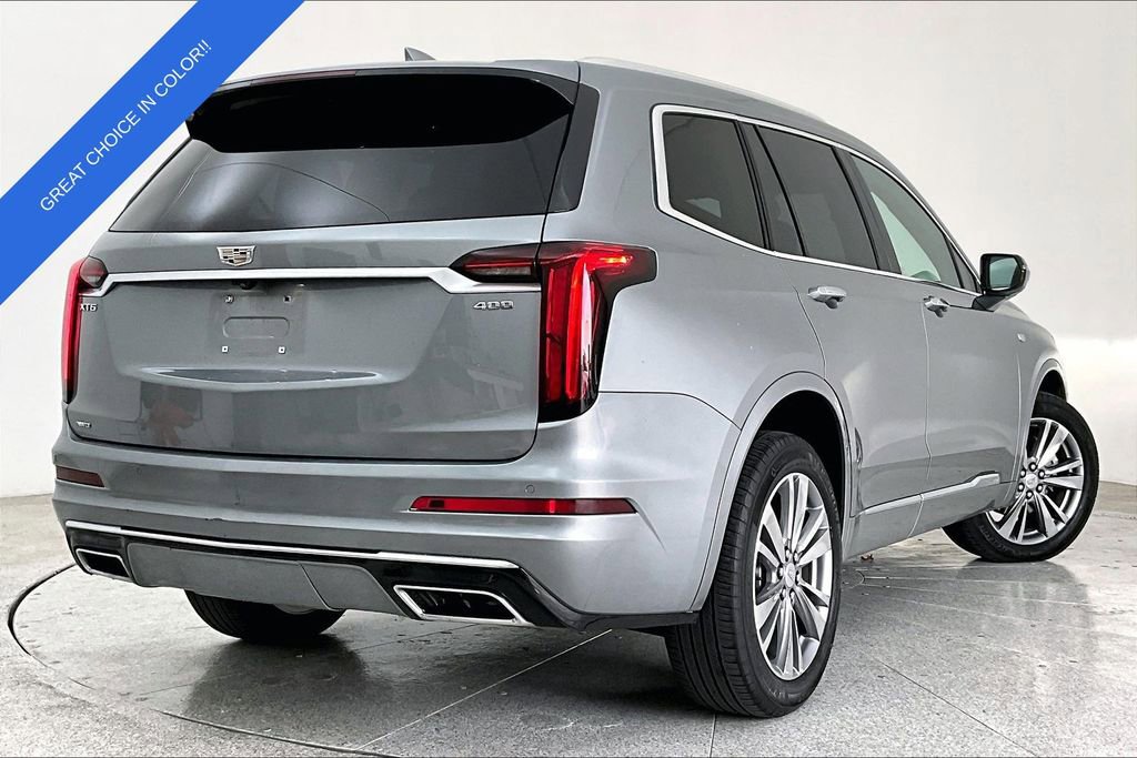 Used 2025 Cadillac XT6 Premium Luxury image 2