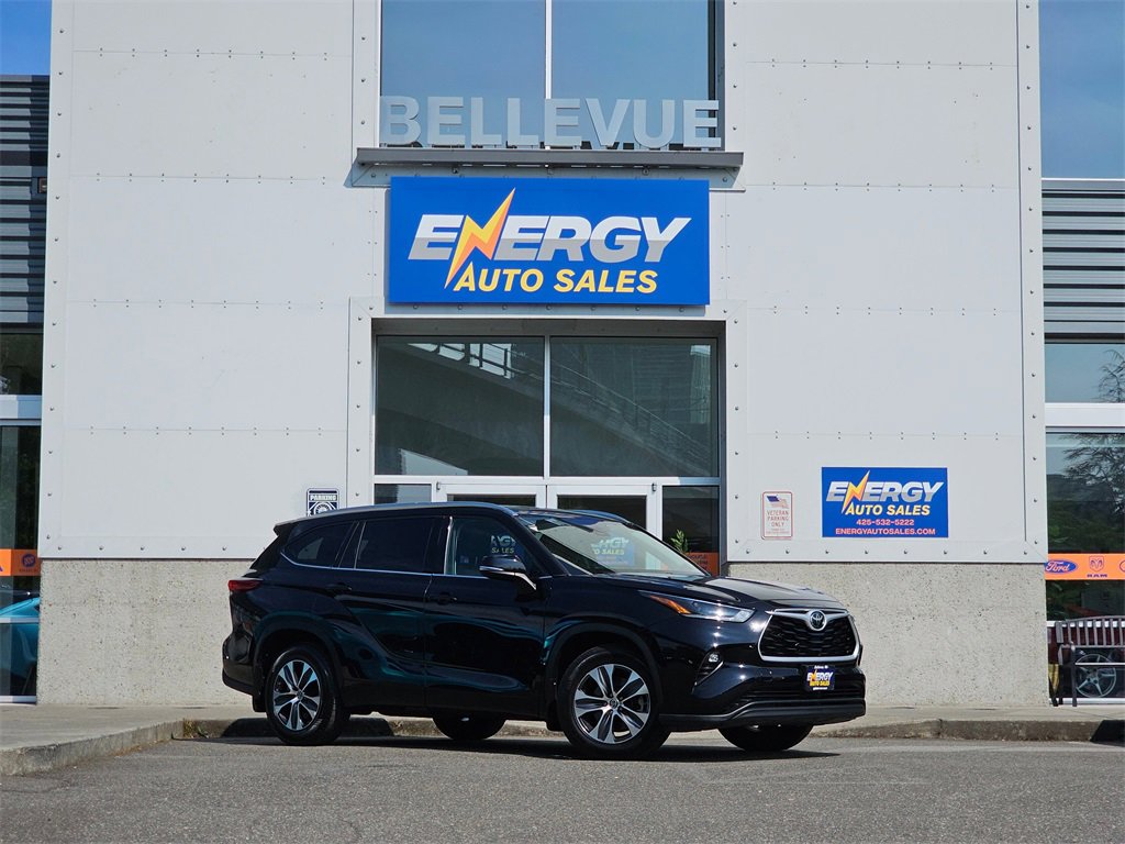 Used 2021 Toyota Highlander XLE