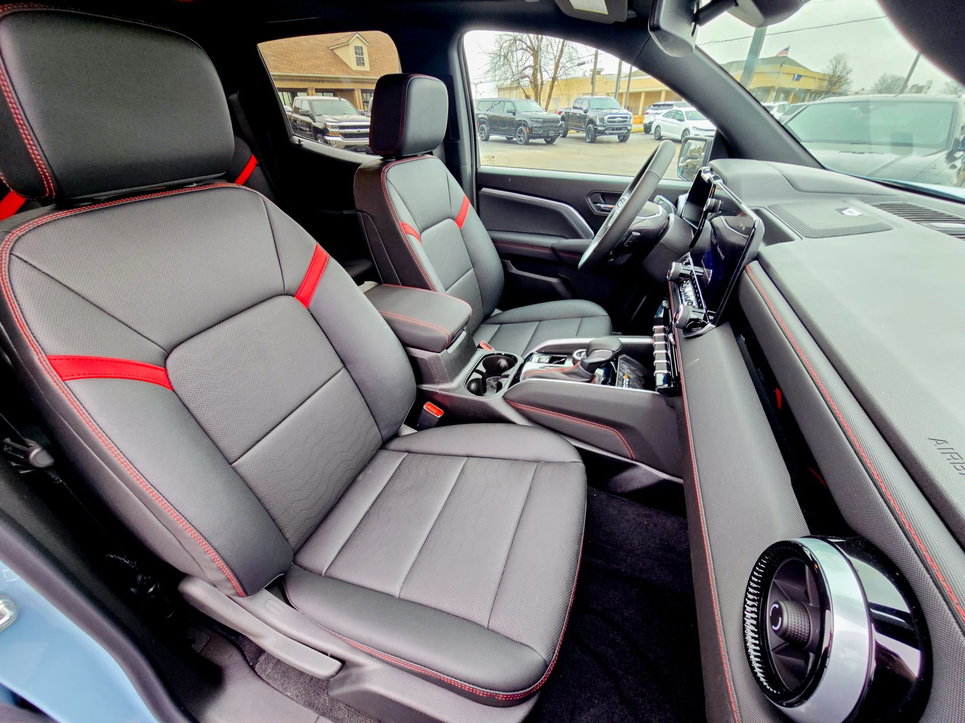 Used 2026 Chevrolet Colorado Z71 w/ Technology Package image 30