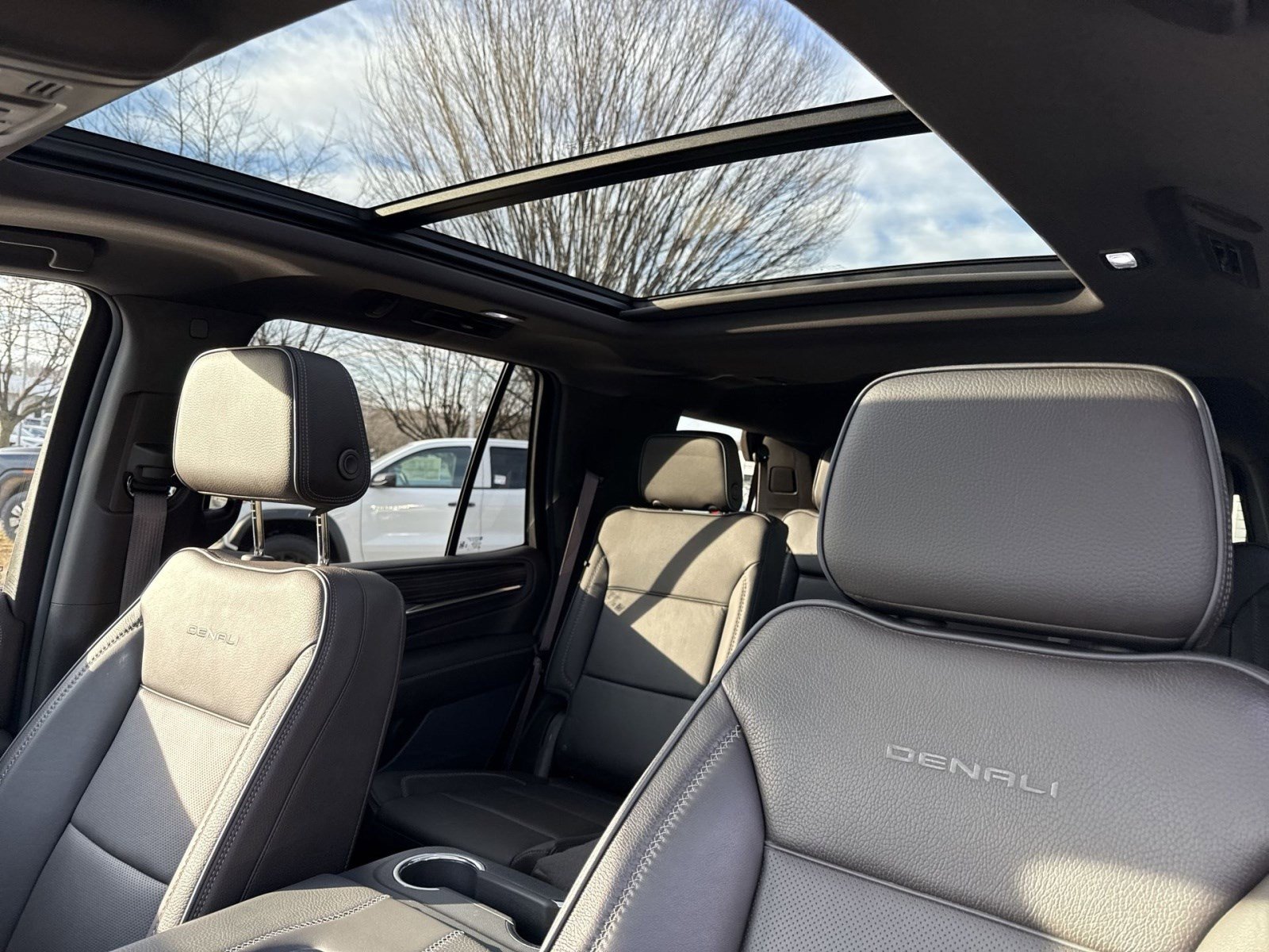 Used 2024 GMC Yukon Denali w/ Max Trailering Package image 23