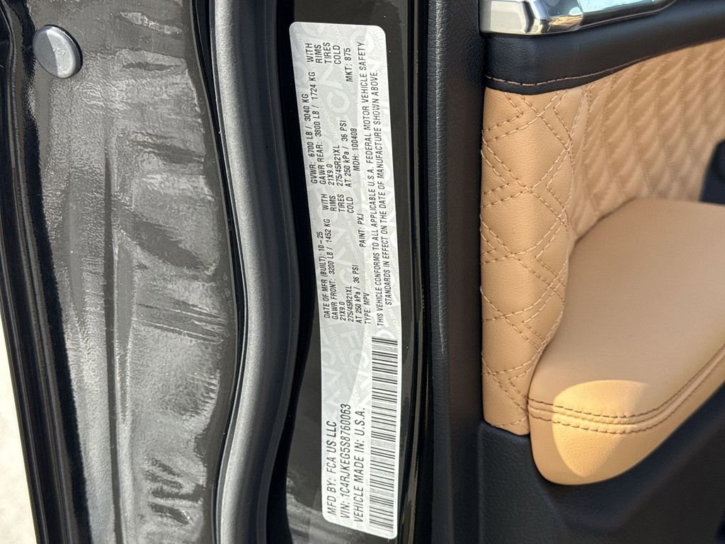 New 2025 Jeep Grand Cherokee L Summit w/ Obsidian Package image 32