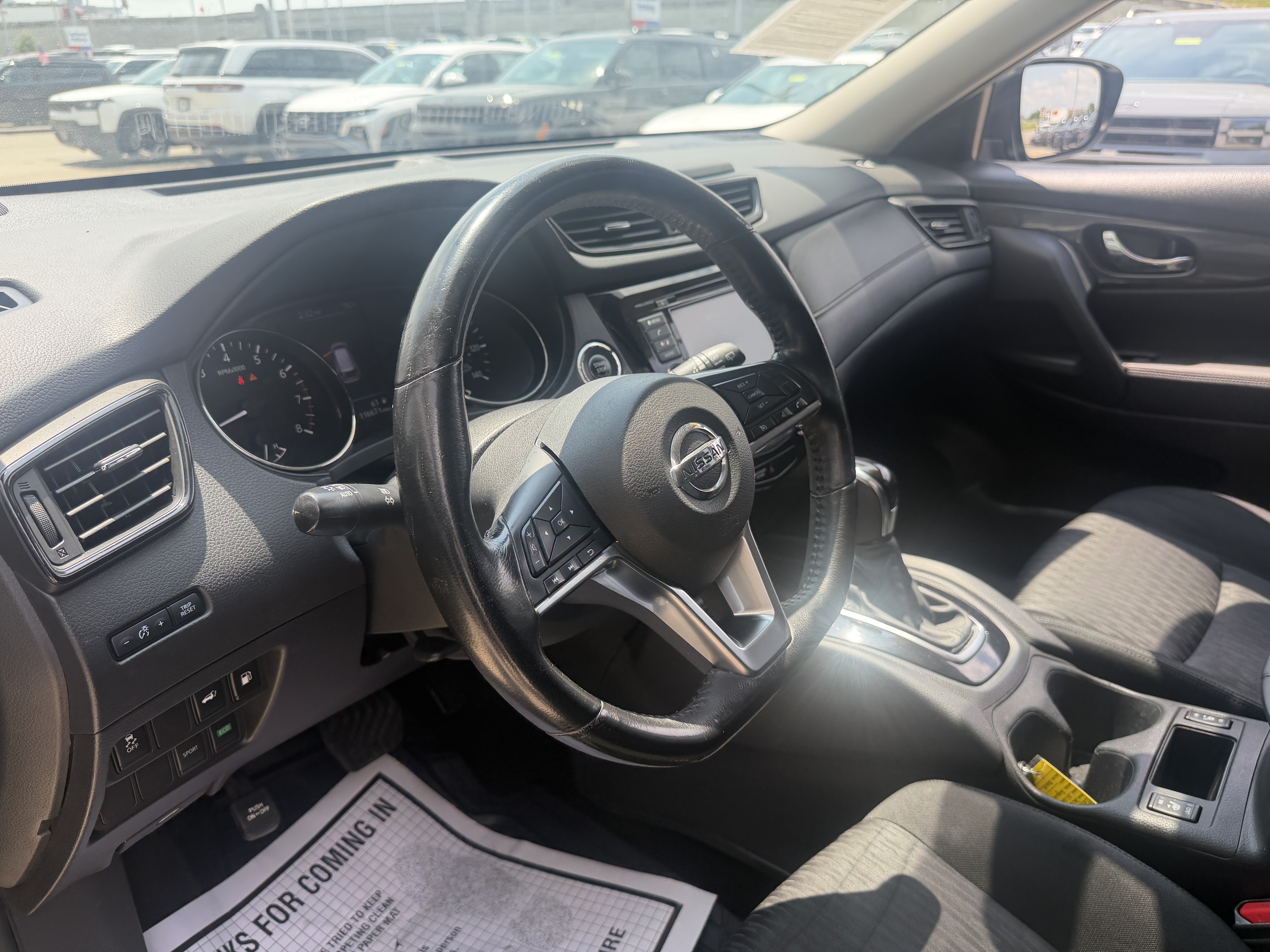 Used 2018 Nissan Rogue SV FWD image 32