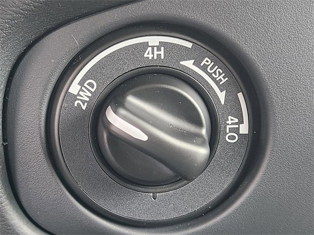 Used 2024 Nissan Frontier PRO-4X w/ Technology Package image 23