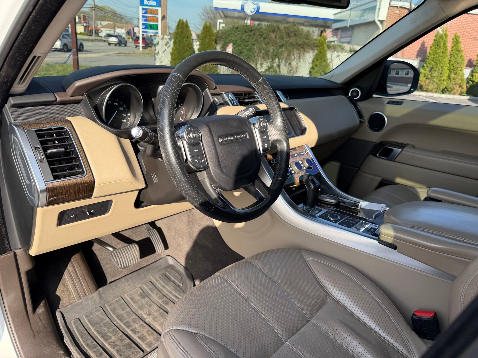 Used 2016 Land Rover Range Rover Sport HSE image 13