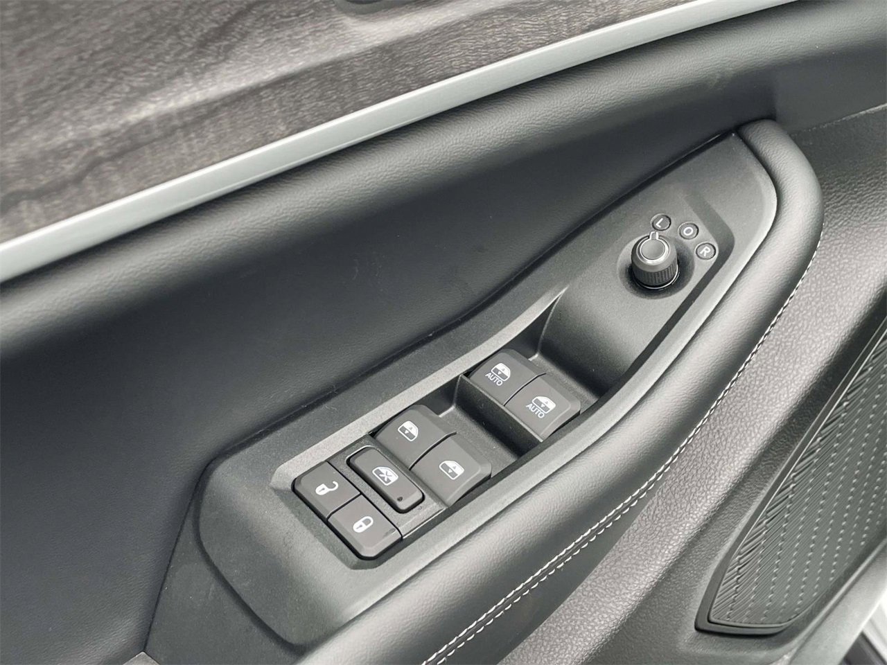 New 2025 Jeep Grand Cherokee L Limited image 29