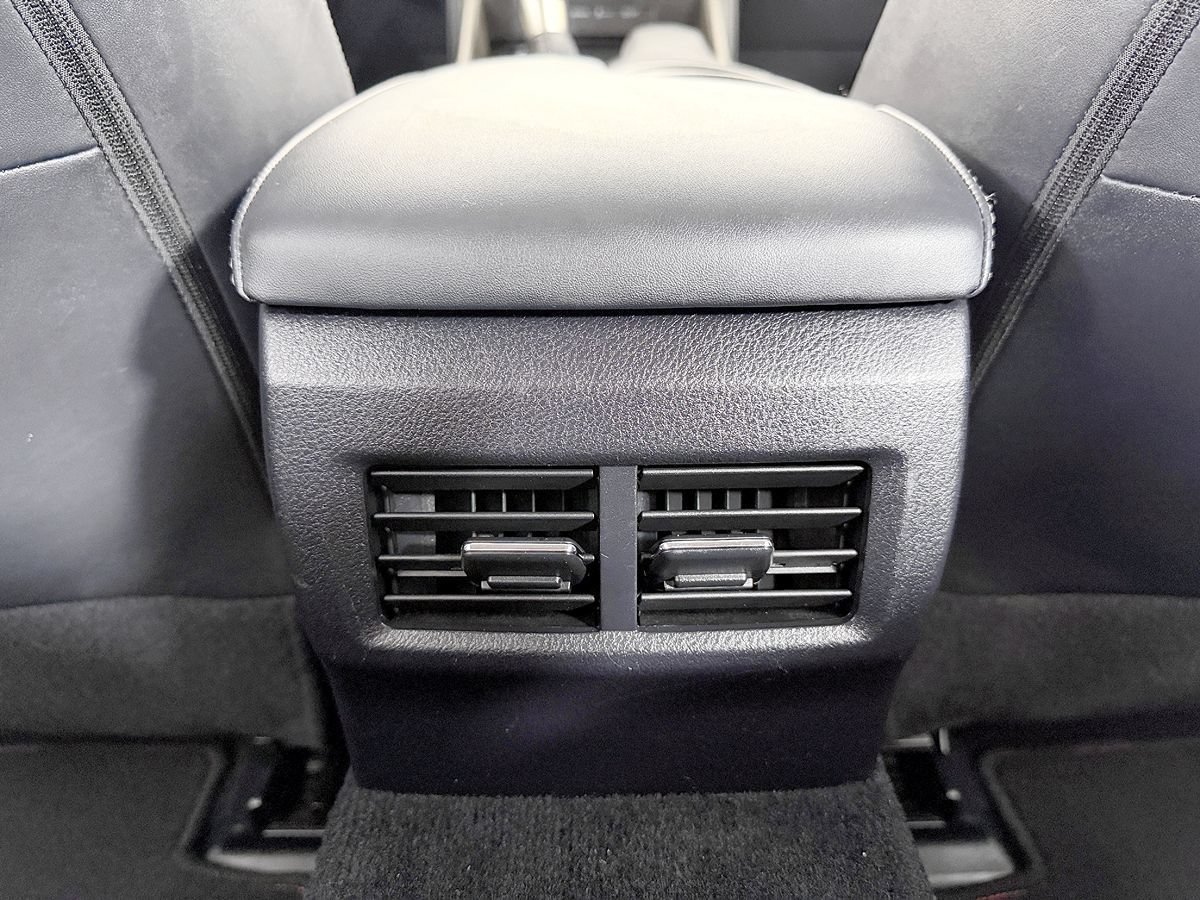 Used 2014 Lexus IS 250 w/ Luxury Package w/Gray Wood RWD image 48