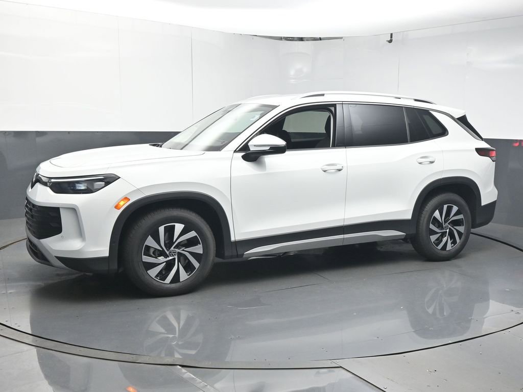 New 2026 Volkswagen Tiguan S FWD image 4